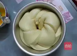 Illustration of how to make hand-torn bread 13