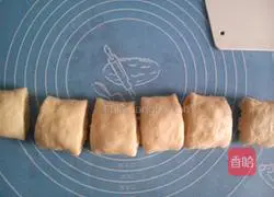 Illustration of how to make butter and shredded coconut bread rolls 12