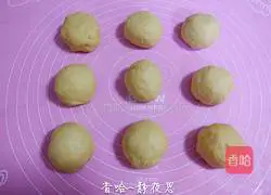Illustration of how to make love buns 8