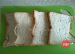 Illustration of homemade bread crumbs 2