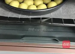 Illustration of how to make money buns 12