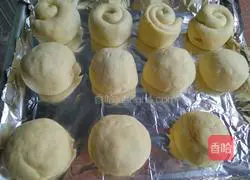 Illustration of making bean paste bread 11