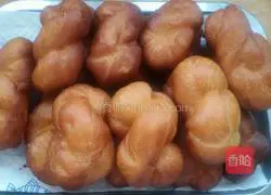 Illustration of how to make Taiwanese twist bread 11