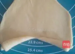 Illustration of how to make croissants 10