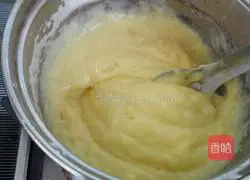 Custard Banana Floss Bread Recipe Illustration 4