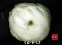 Illustration of how to make love buns 6