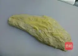 Illustration of how to make bread flowers 4