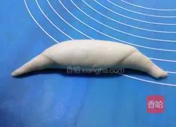 Illustration of how to make croissant and meat floss bread 13