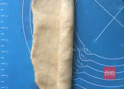 Illustration of how to make caterpillar bread 14