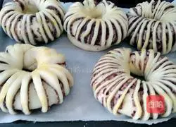 Illustration of making bean paste bagels 13