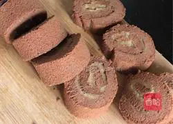 Illustration of how to make cocoa jam cake roll 18