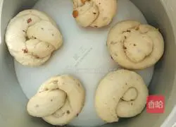 Illustration of making red date bread 9