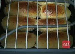 Illustration of how to bake whole wheat bread 16