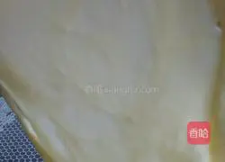 Illustration of how to make light butter bread 3