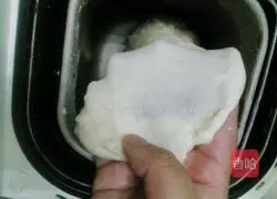 Illustration of how to make meat floss rolls (4 pieces) 3