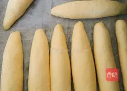 Illustration of how to make meat floss bread 14