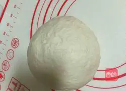 Black Pepper Pork and Onion Bread Recipe Illustration 4