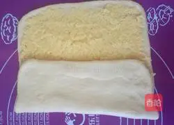 Illustration of how to make coconut fancy bread 4