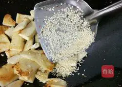 Illustration of how to make fried bread 7