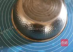 Illustration of how to make fruit cheese bread 5