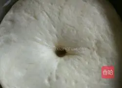 Illustration of how to make light butter bread 4