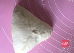 Illustration of how to make meat floss bread 5