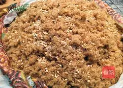 Illustration of how to stir-fry pork floss in a bread machine 12