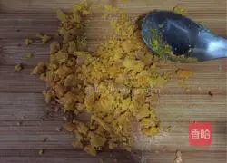 Illustration of how to make meat floss and glutinous rice rolls 4