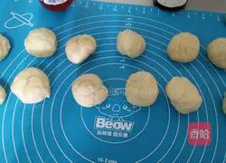 Illustration of making jam sandwich bread 6