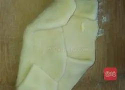 Illustration of how to make croissants 9