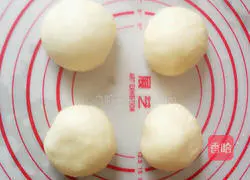 Snowflake Hand-Teared Bread Illustration 7