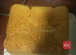 Illustration of how to make bread with a bread machine 10