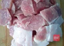 Illustration of how to make steamed pork with slag powder 2
