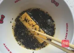 Illustration of how to make golden bread sticks 3