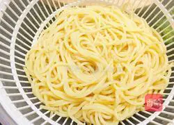 Illustration of how to make bacon pasta 6