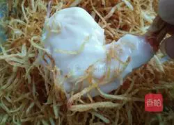 Illustration of how to make golden salad anchovy shrimp 16