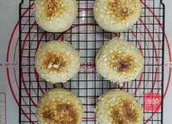 Illustration of how to make bread machine whole wheat meal buns (cream cheese filling) 11