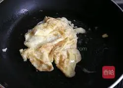 Illustration of how to make bacon salad bread box 8