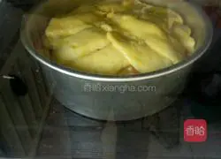 Illustration of how to make bacon cheese hand-pulled bread 16