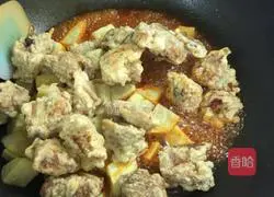 Illustration of how to make sweet and sour pork ribs and potatoes 10