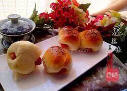 Illustration of making Q sausage buns 13