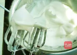 Illustration of how to make baby rice noodle latte art chiffon (8 inches) 11