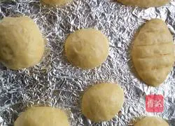 Coconut Bread Recipe Illustration 7