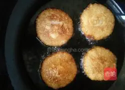 Illustration of how to make fried cake 8
