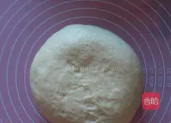 Illustration of how to make bacon cheese hand-pulled bread 5