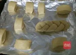 Illustration of how to make French buns 8