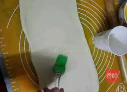 Illustration of how to make hand-shredded bread 6