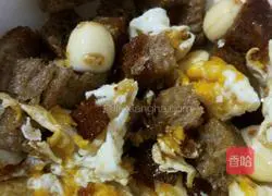 Illustration of how to make fried lotus seeds and eggs with bread crumbs 6