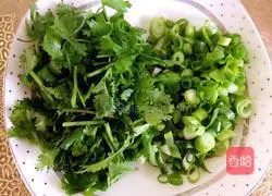 Illustration of how to make beef noodles 11