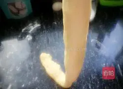 Illustration of how to make coconut buns 8